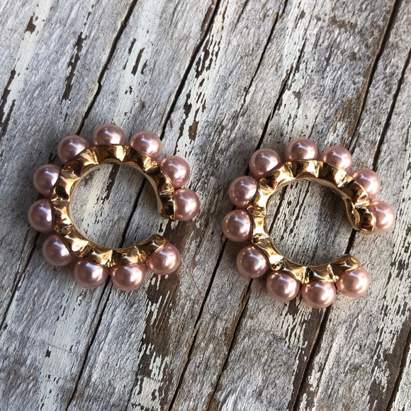 Clasina Pearl Ear Cuffs in Pink! - Picture 2 of 4